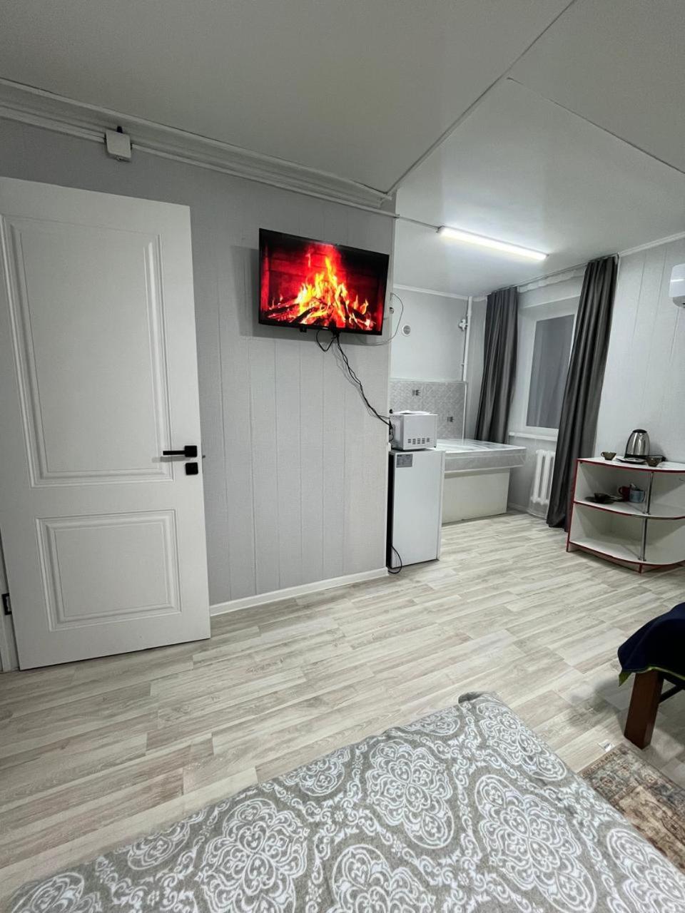 Ахметова 4 Lägenhet Krasnoye Pole Exteriör bild